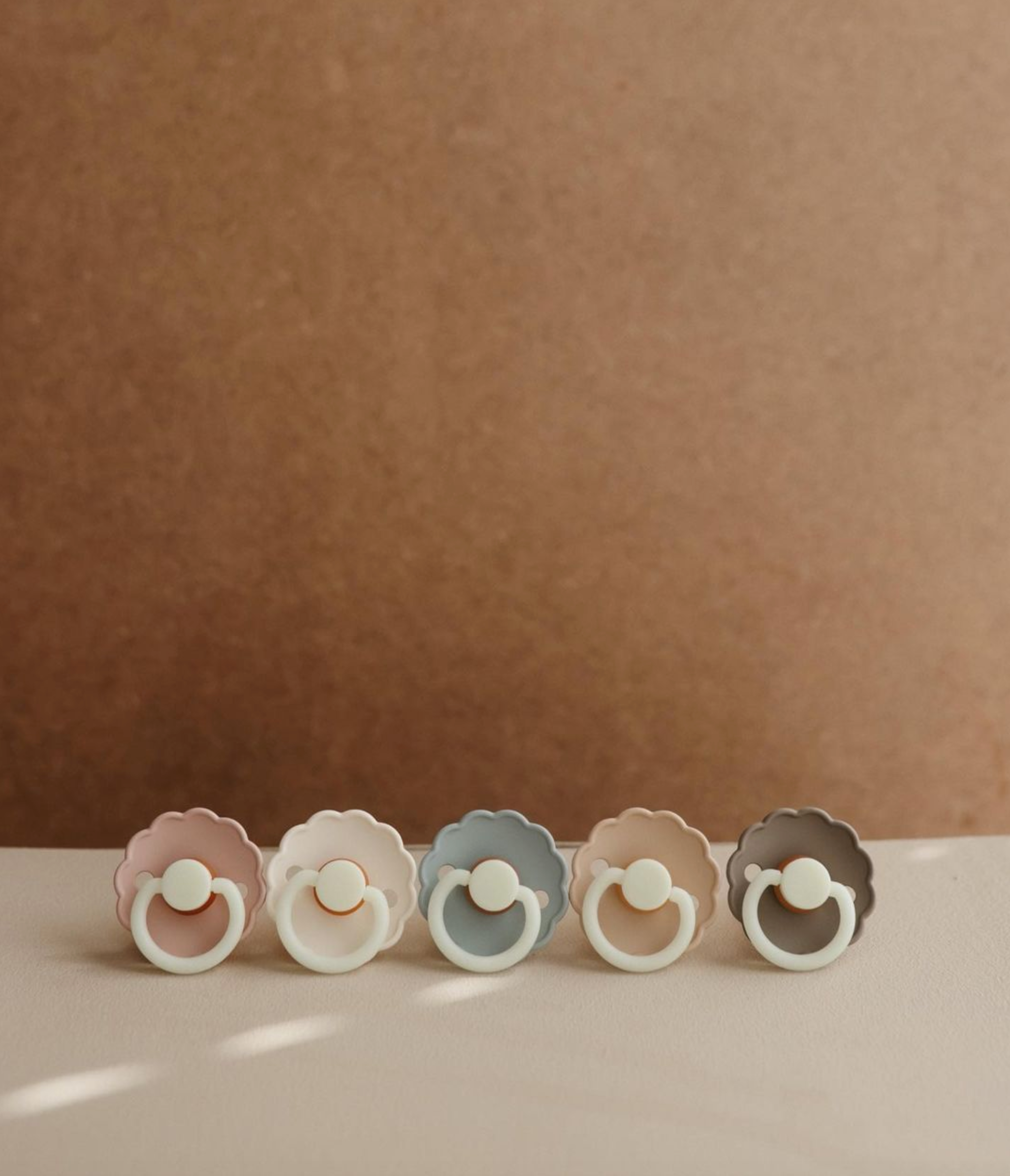 Frigg Daisy Latex Baby Pacifier 0-6M, 2Pack, French Gray Night/Portobello Night - Size 1 - Laadlee