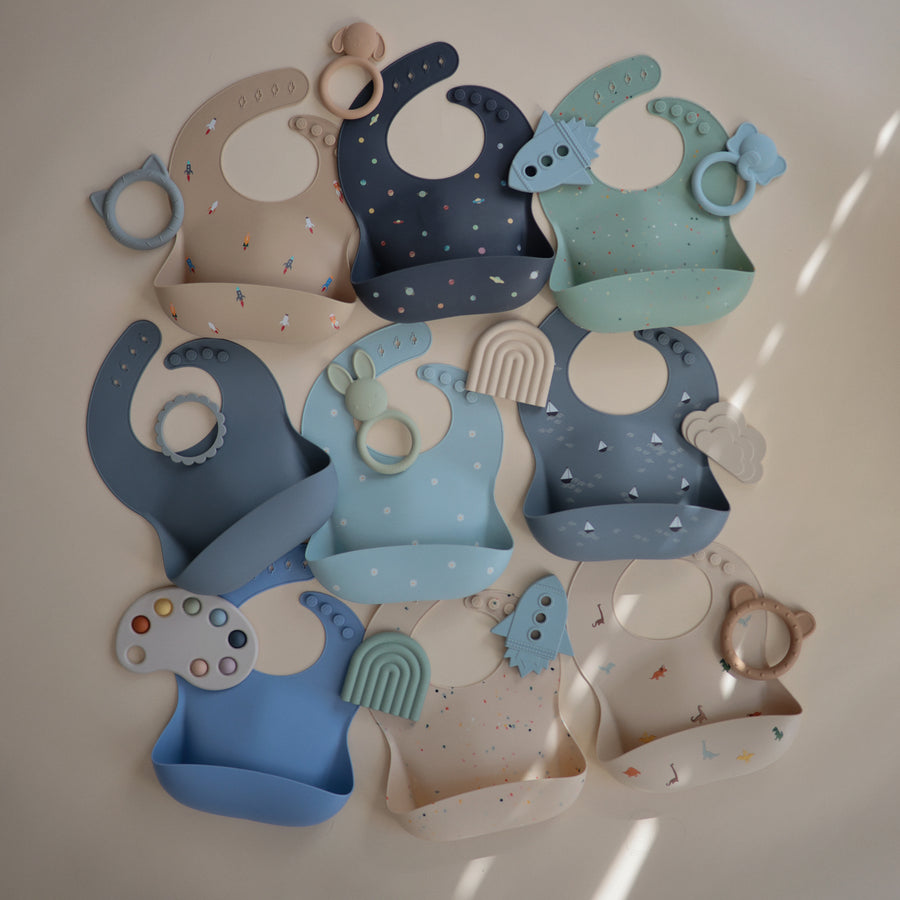 Mushie Silicone Bib Powder Blue - Laadlee