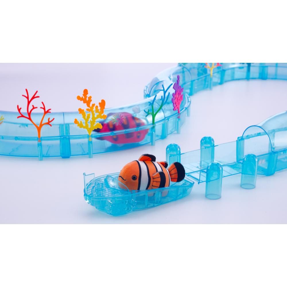 zhu-zhu-aquarium-speedboat-and-dock-4