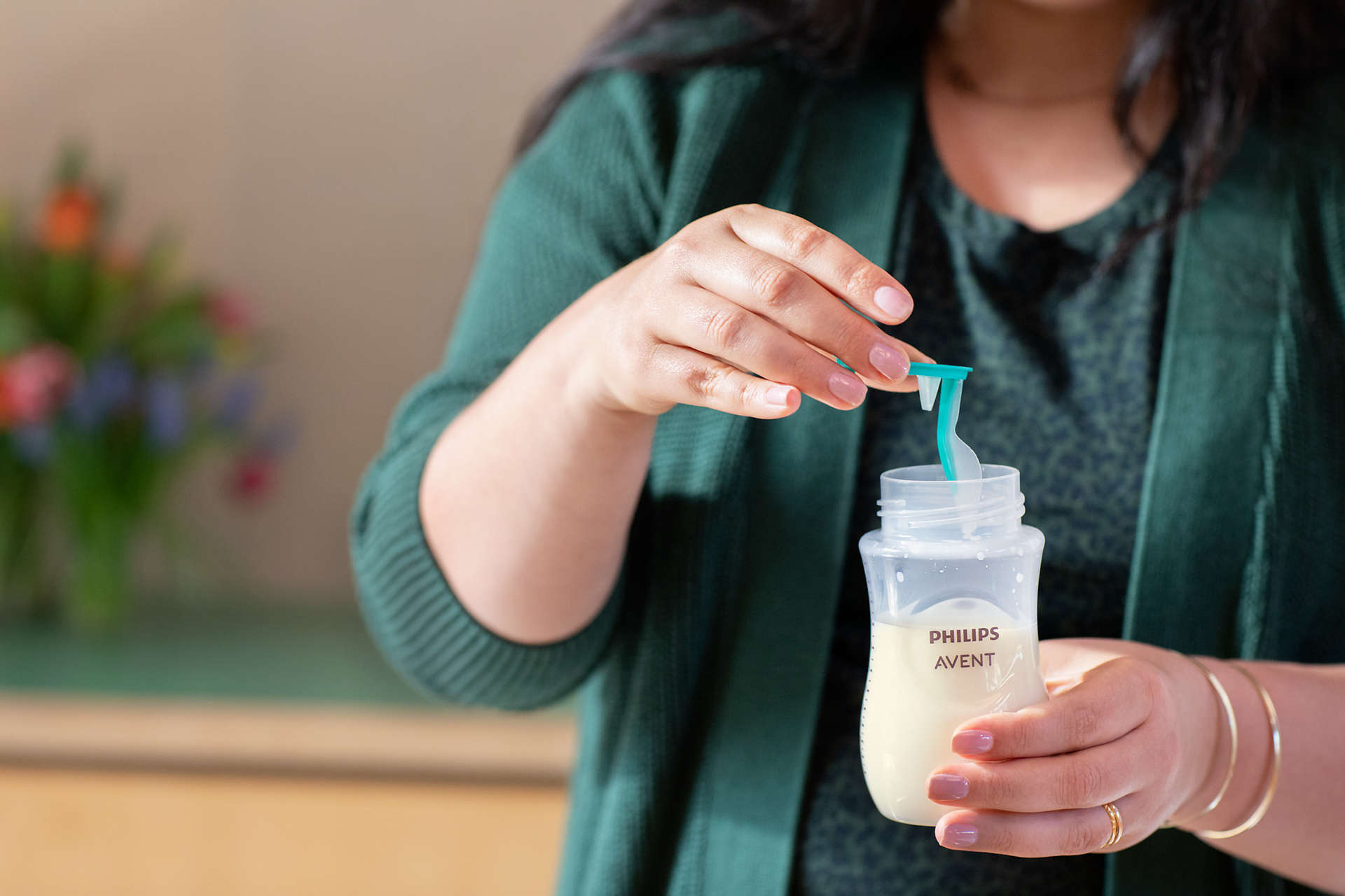 Philips Avent Natural 3.0 Feeding Bottle with Airfee Vent - 260ml - Laadlee