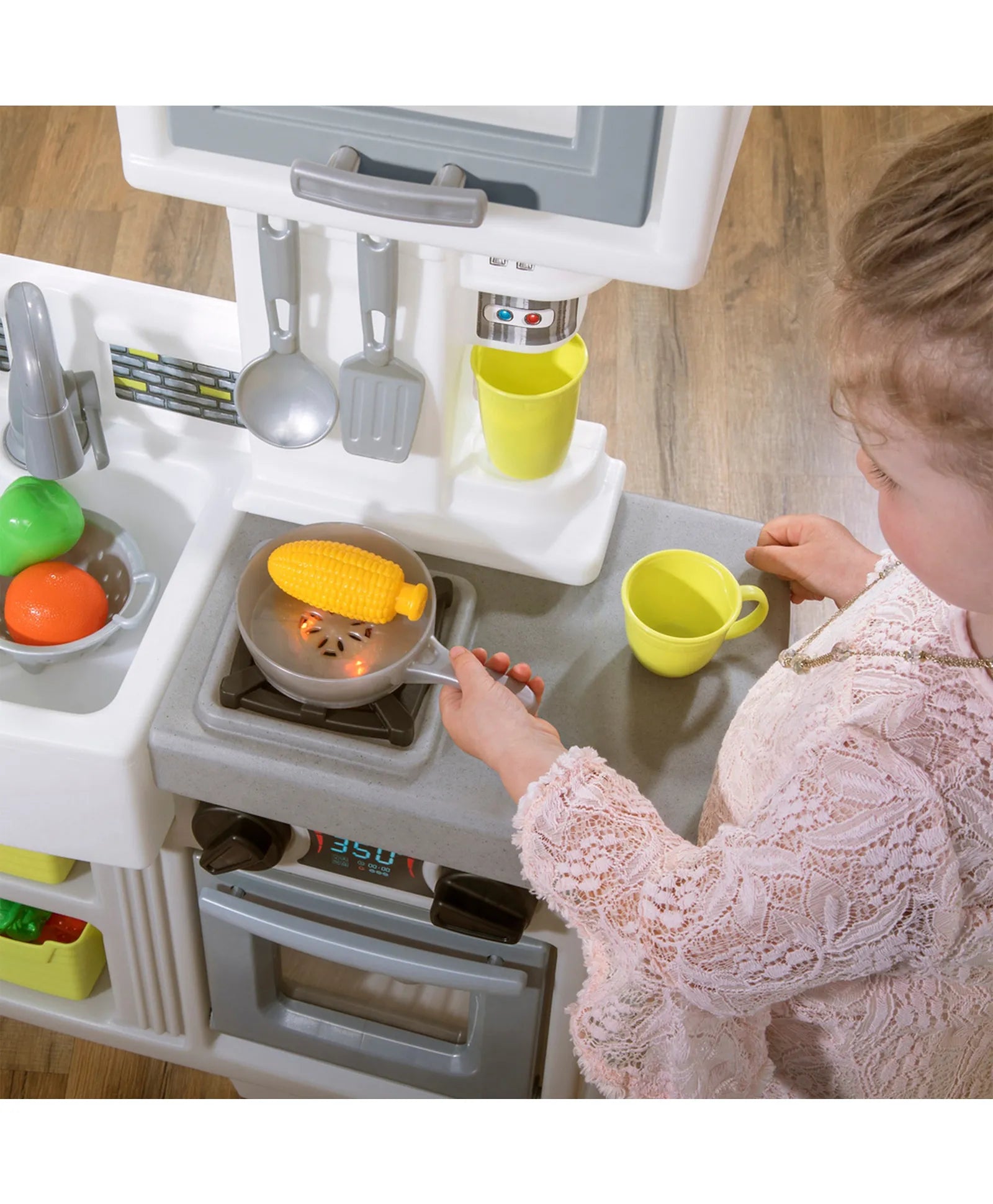 Step2 Downtown Delights Kitchen - Laadlee