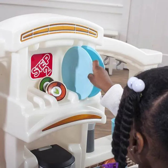 Step2 Fun With Friends Kitchen - Laadlee