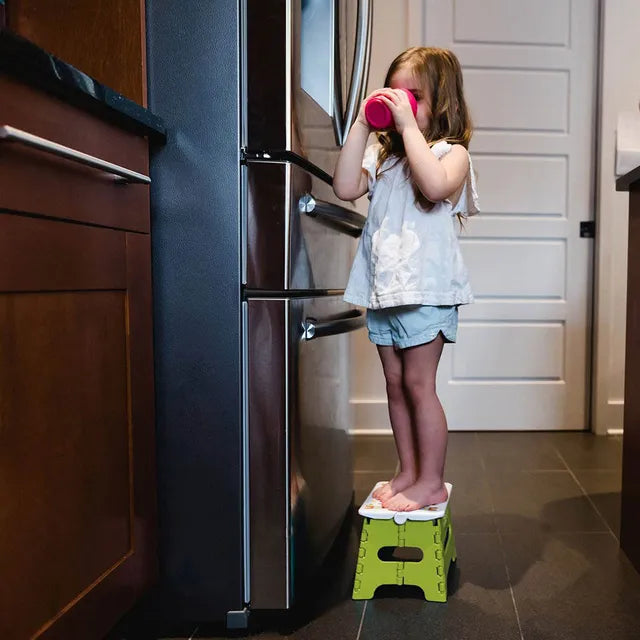 Bbluv Step Foldable Step Stool - Lime - Laadlee
