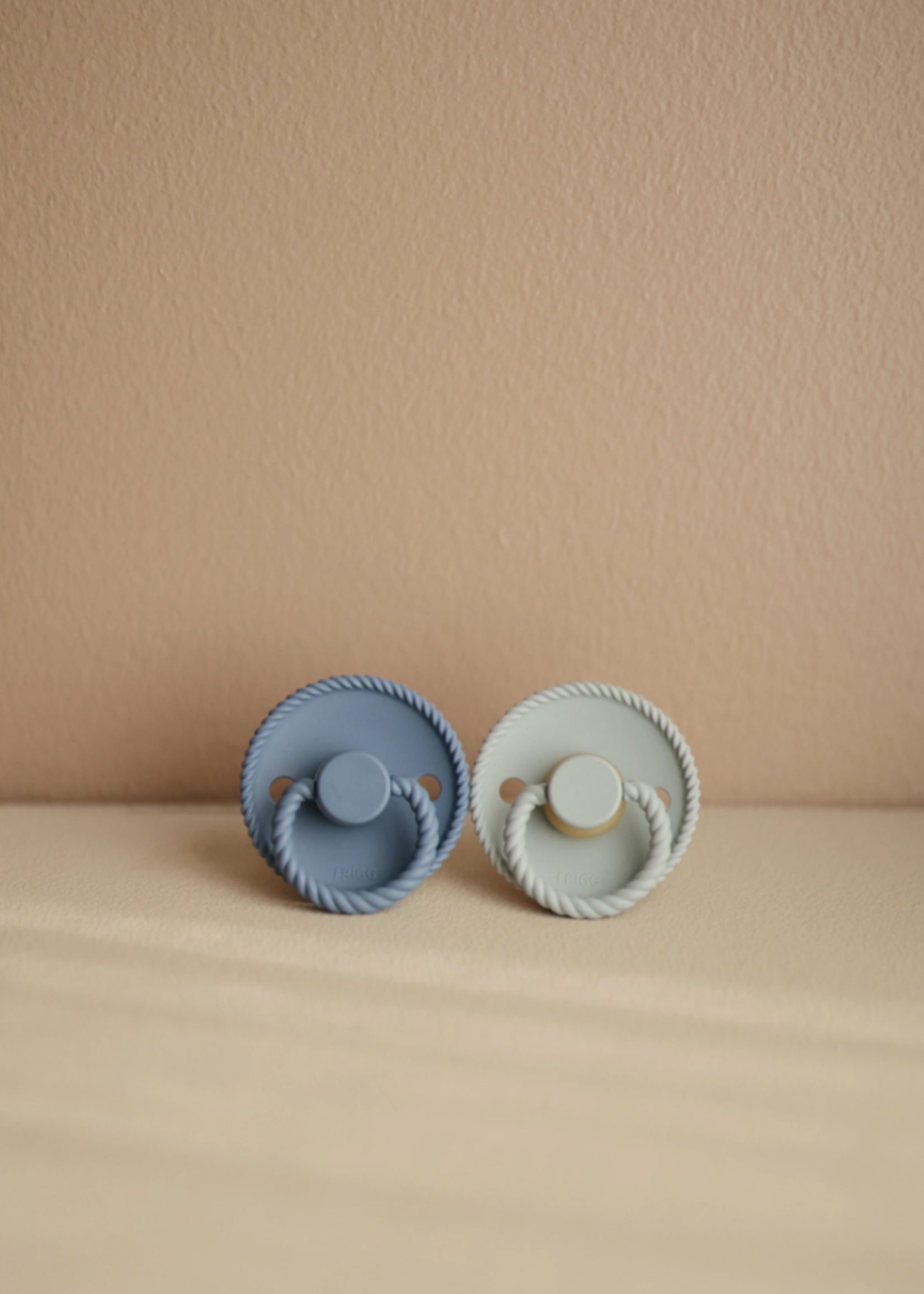 Frigg Rope Latex Baby Pacifier 6M-18M, 2Pack, Ocean View/Powder Blue - Size 2 - Laadlee