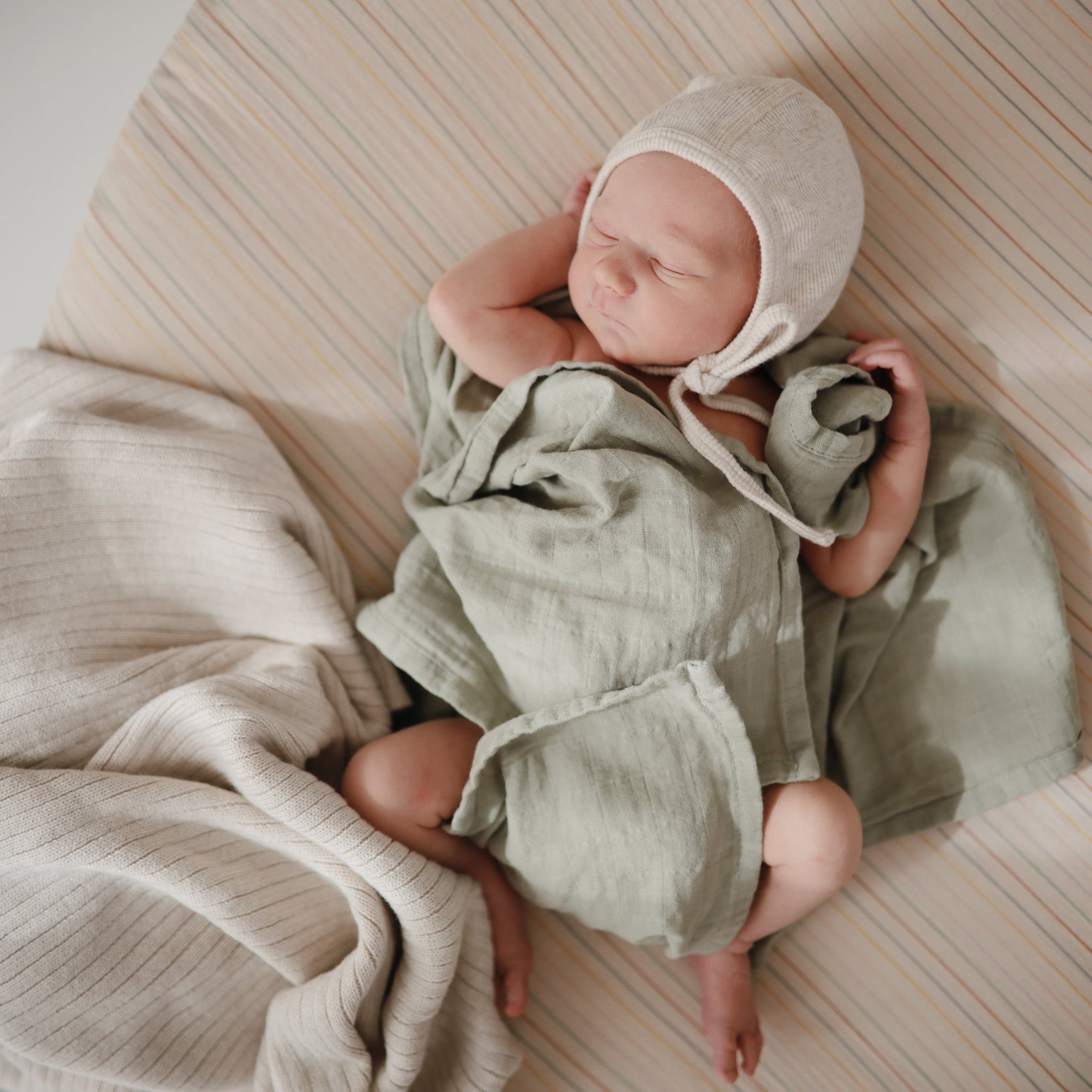 Mushie Crib Sheet Medium Retro Stripes - Laadlee
