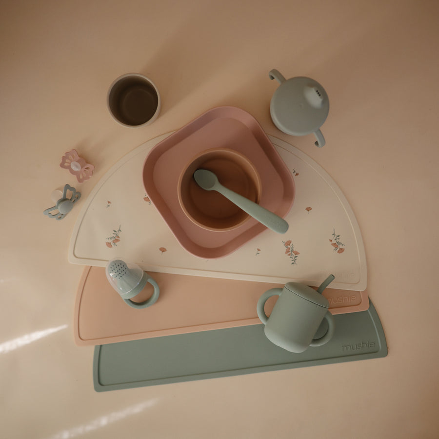 Mushie Dinner Plate Square Blush - Laadlee