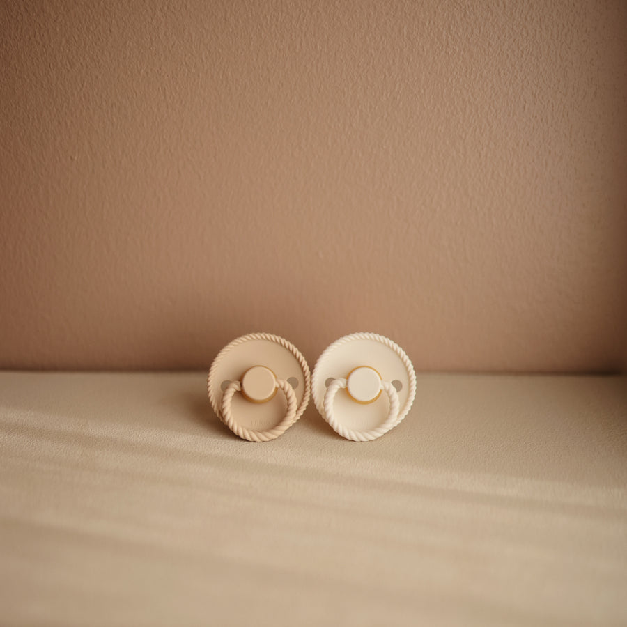 Frigg Rope Latex Baby Pacifier 0-6M, 2Pack, Cream/Croissant - Size 1 - Laadlee