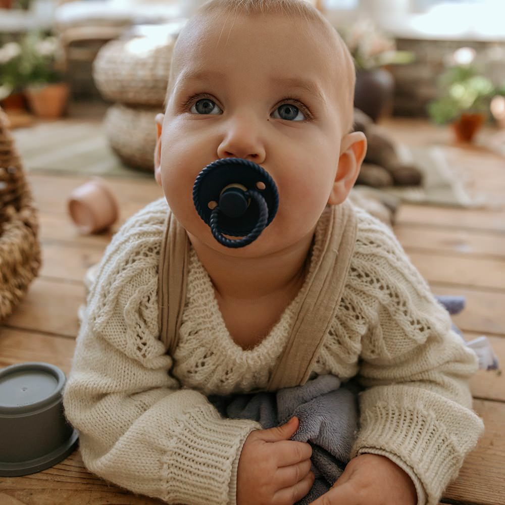 Frigg Rope Latex Baby Pacifier 0-6M, 1Pack, Jet Black - Size 1 - Laadlee