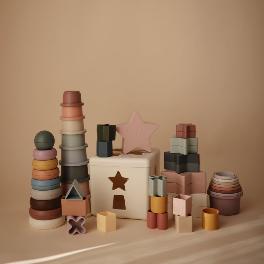Mushie Stacking Cups Petal - Laadlee
