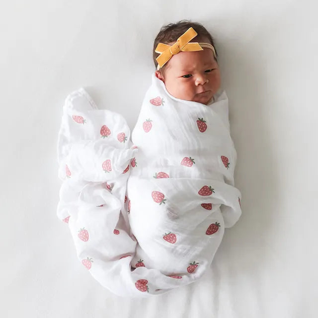 Lulujo Muslin Large Swaddle - Strawberries