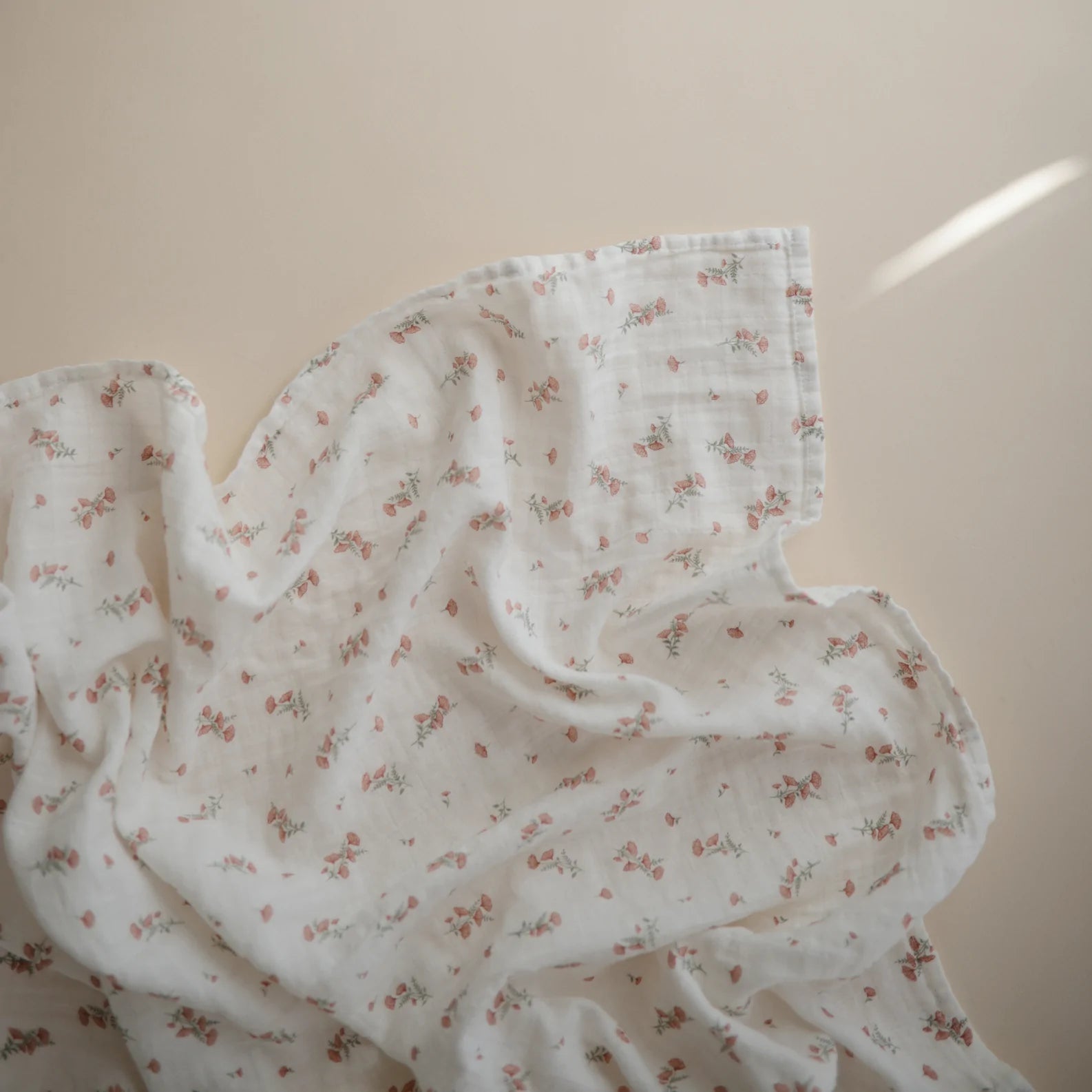 Mushie Swaddle - Pink Flowers - Laadlee