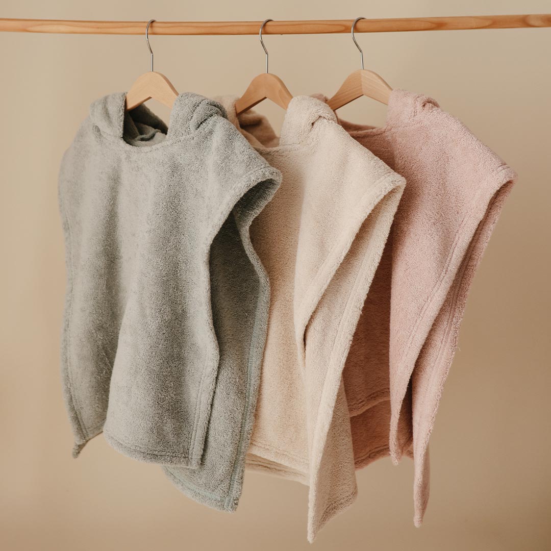 mushie-poncho-towel-bear-moss-3
