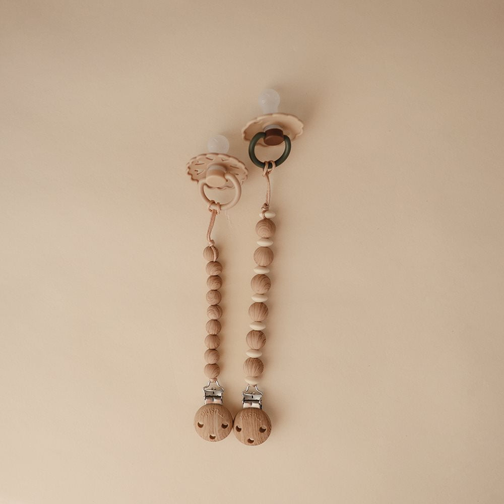 mushie-silicone-pacifier-clip-hera-faux-wood-5