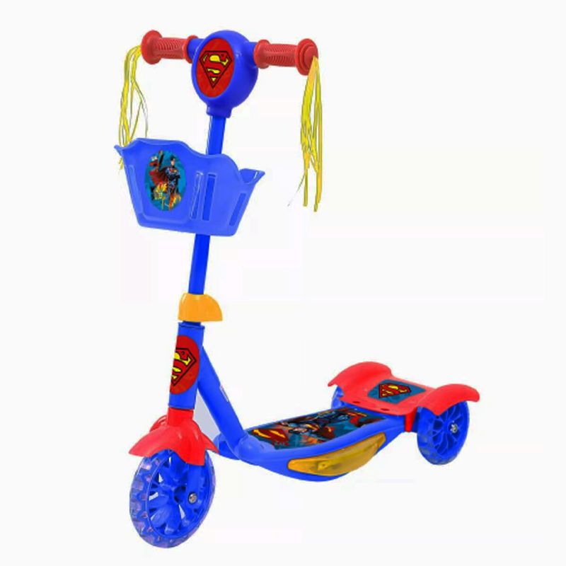 Warner Bros Superman Scooter - Assorted (61 x 60 x 16)