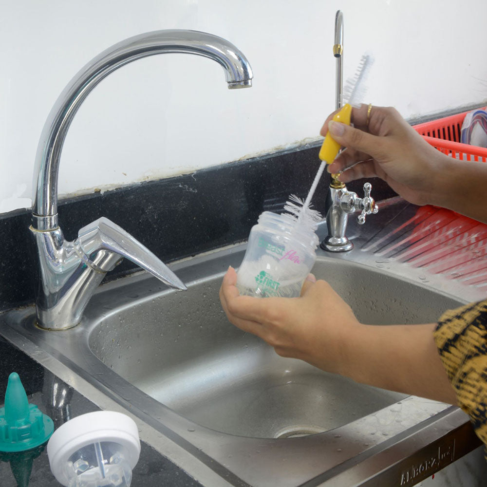 the-first-years-bottle-and-nipple-cleaning-brush-5