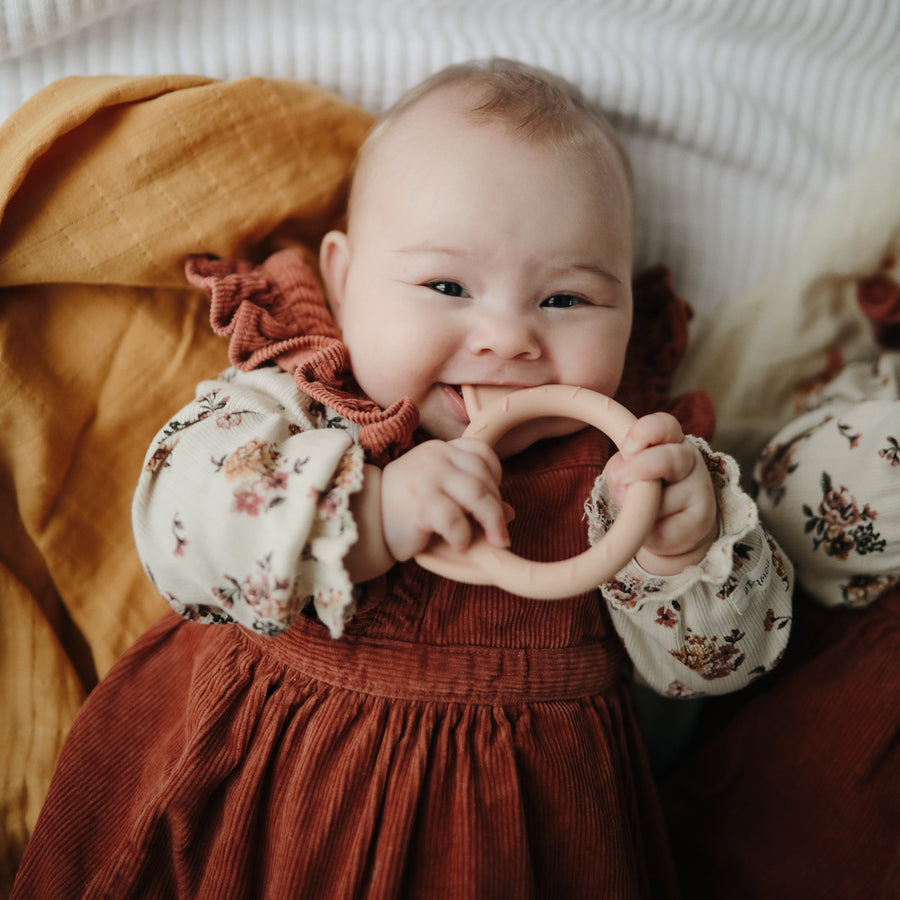 Mushie Teether Cat Blush - Laadlee