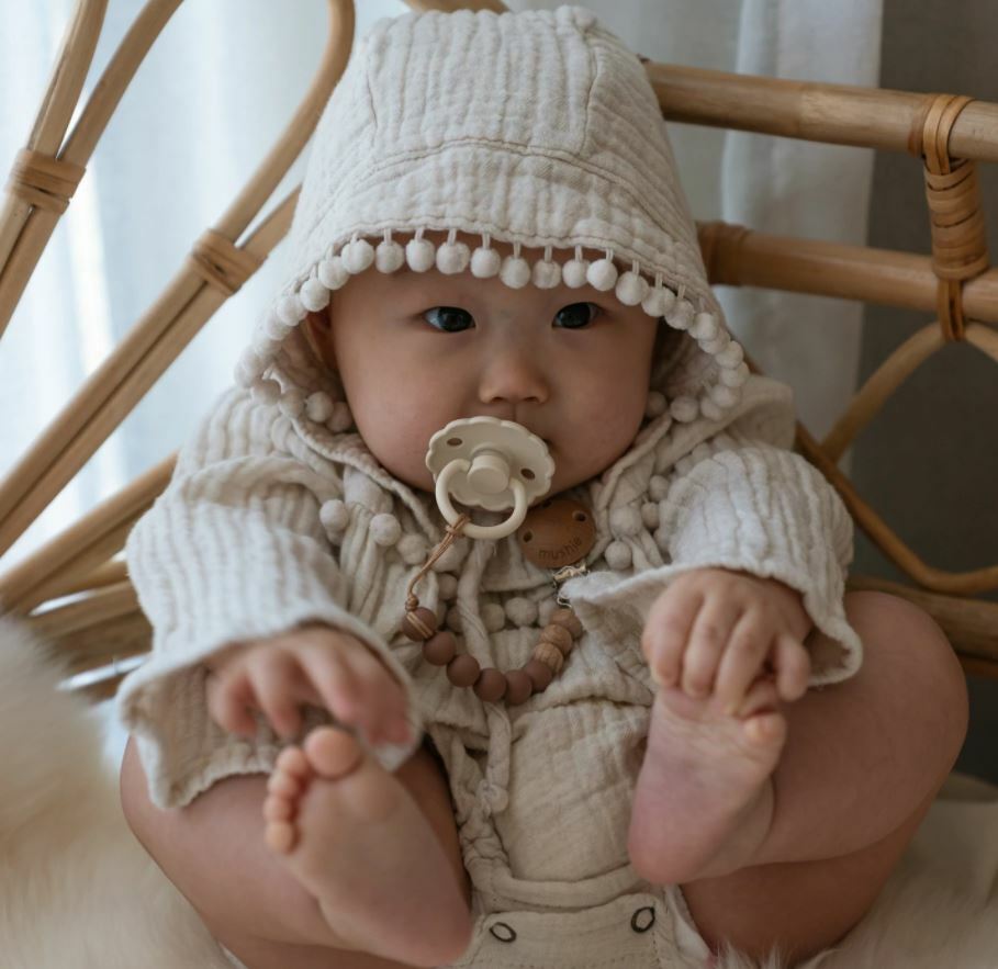 Frigg Daisy Silicone Baby Pacifier 6M - 18M, 2Pack, Blush/Cream - Size 2 - Laadlee