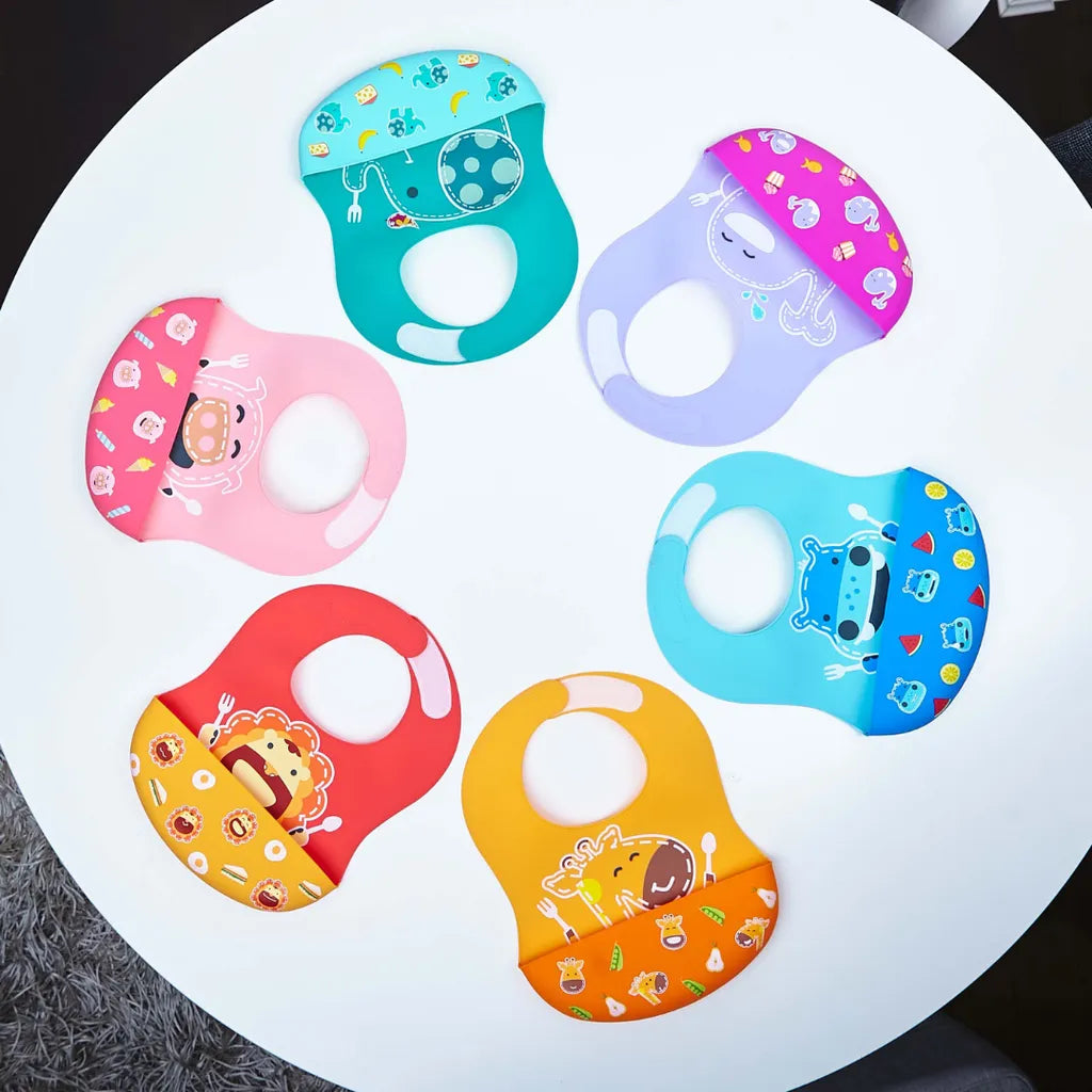 Marcus & Marcus - Wide Coverage Silicone Baby Bib - Willo - Laadlee