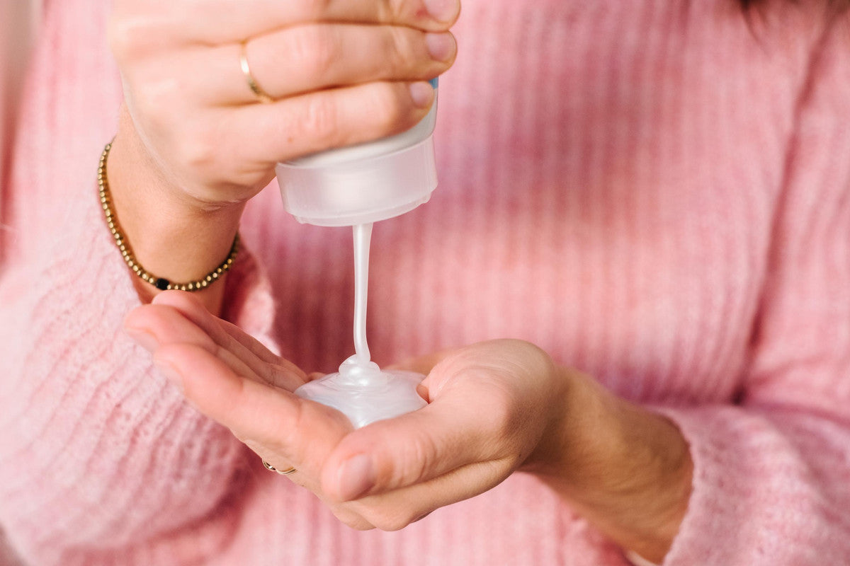 Mustela - 2 in 1 Cleansing Gel Hair and Body 200ml - Laadlee