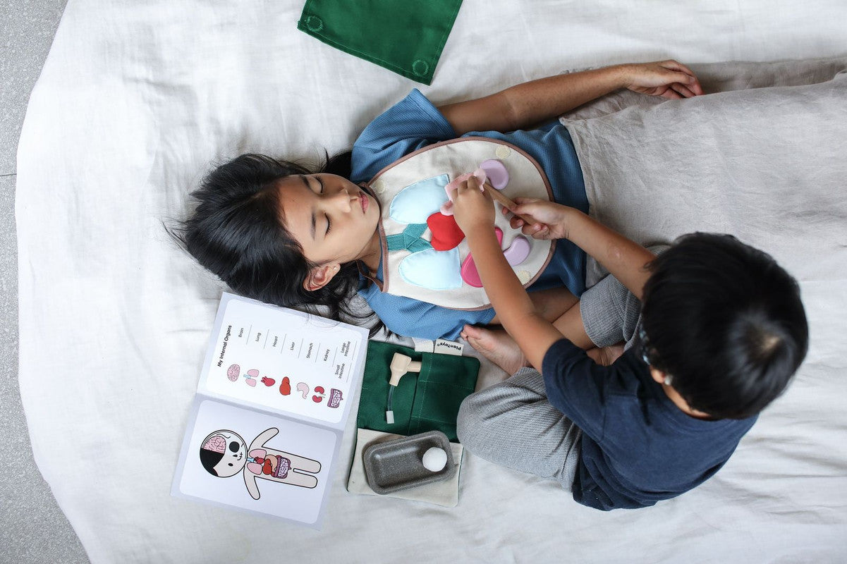 PlanToys Surgeon Play Set - Laadlee