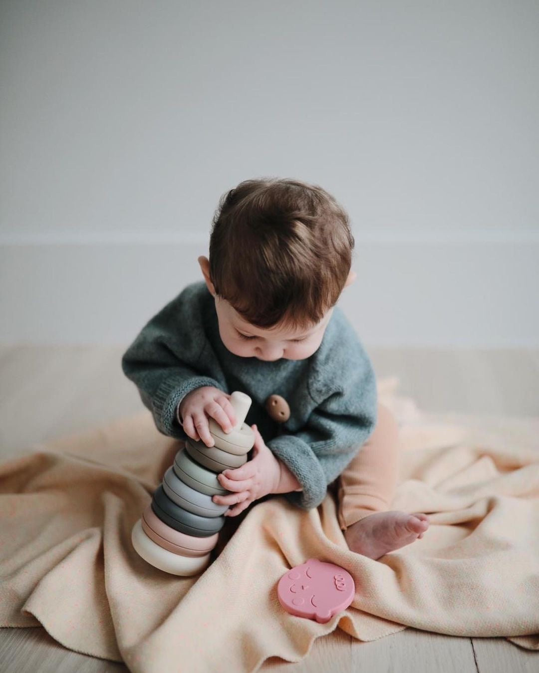 Mushie Teether Face Bubblegum - Laadlee