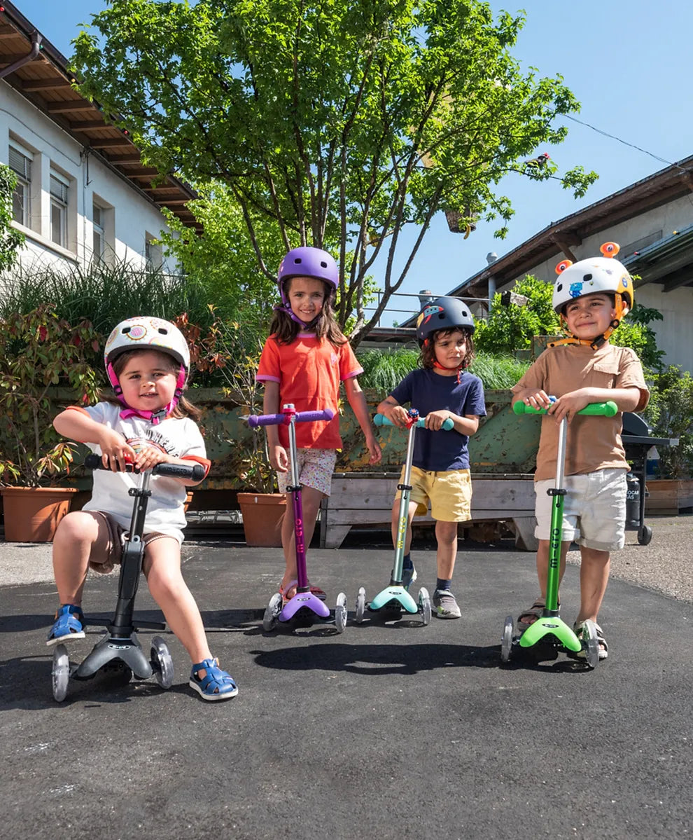 Micro Mini Deluxe Scooter with LED Wheels - Green & Blue - Laadlee