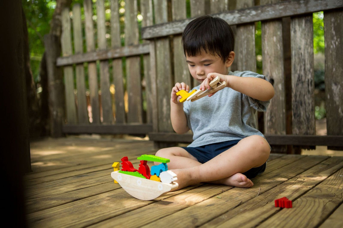 PlanToys Balancing Boat - Laadlee