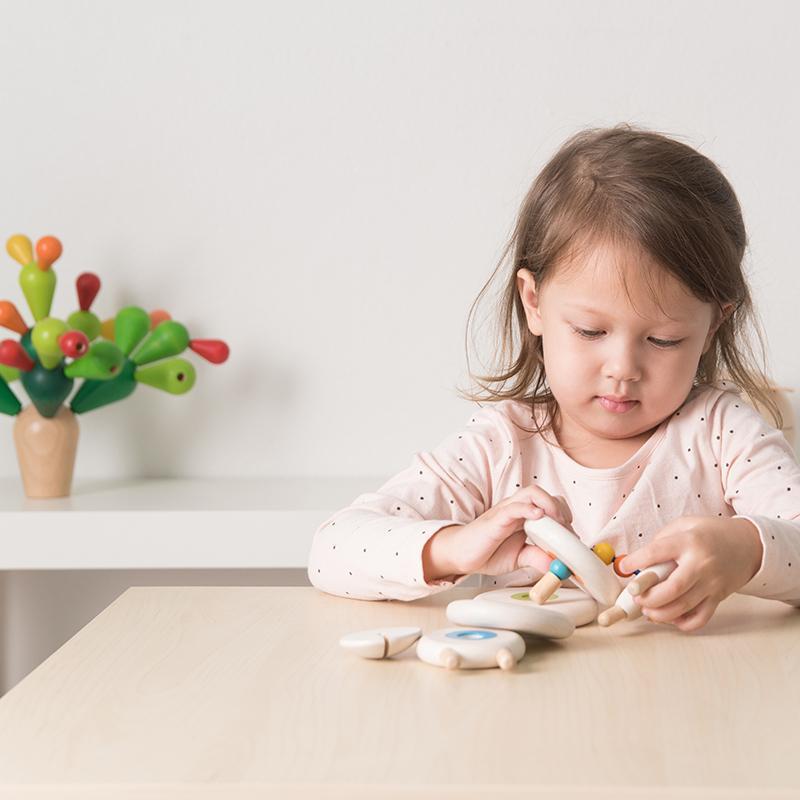 PlanToys Lacing Sheep - Laadlee