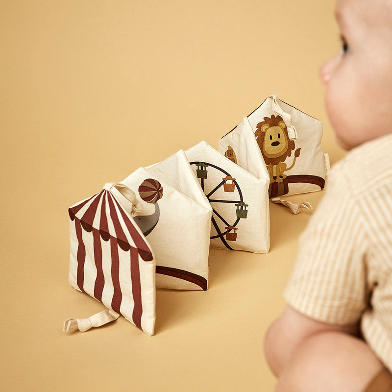 Nuuroo Kit Fabric Book - Creme Circus - Laadlee