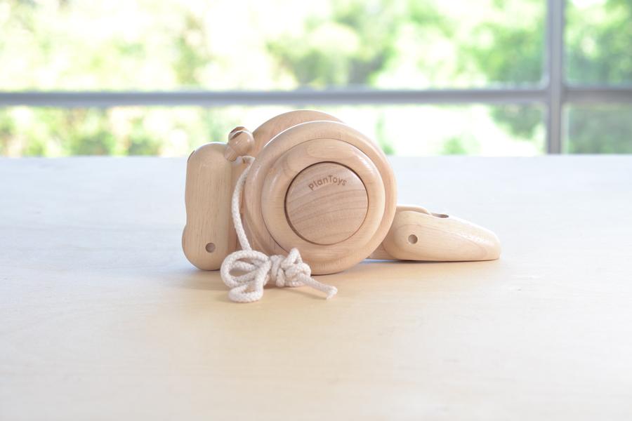 PlanToys Pull Along Snail-Natural - Laadlee