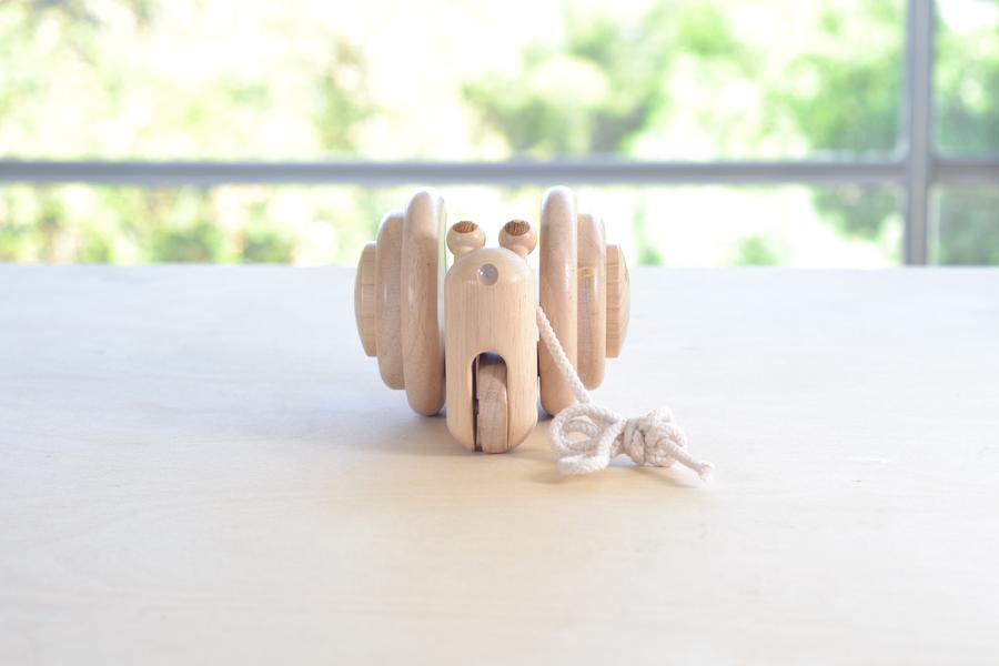 PlanToys Pull Along Snail-Natural - Laadlee