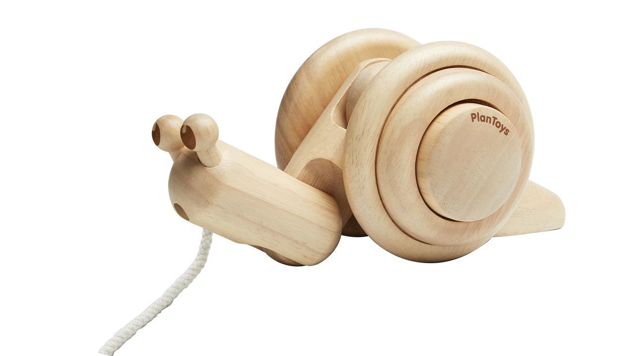 PlanToys Pull Along Snail-Natural - Laadlee