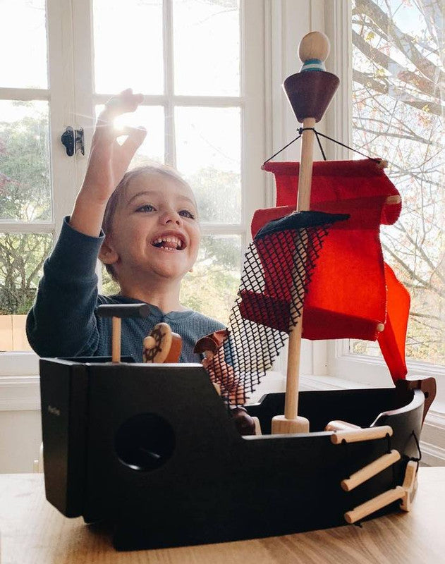 PlanToys Pirate Ship - Laadlee