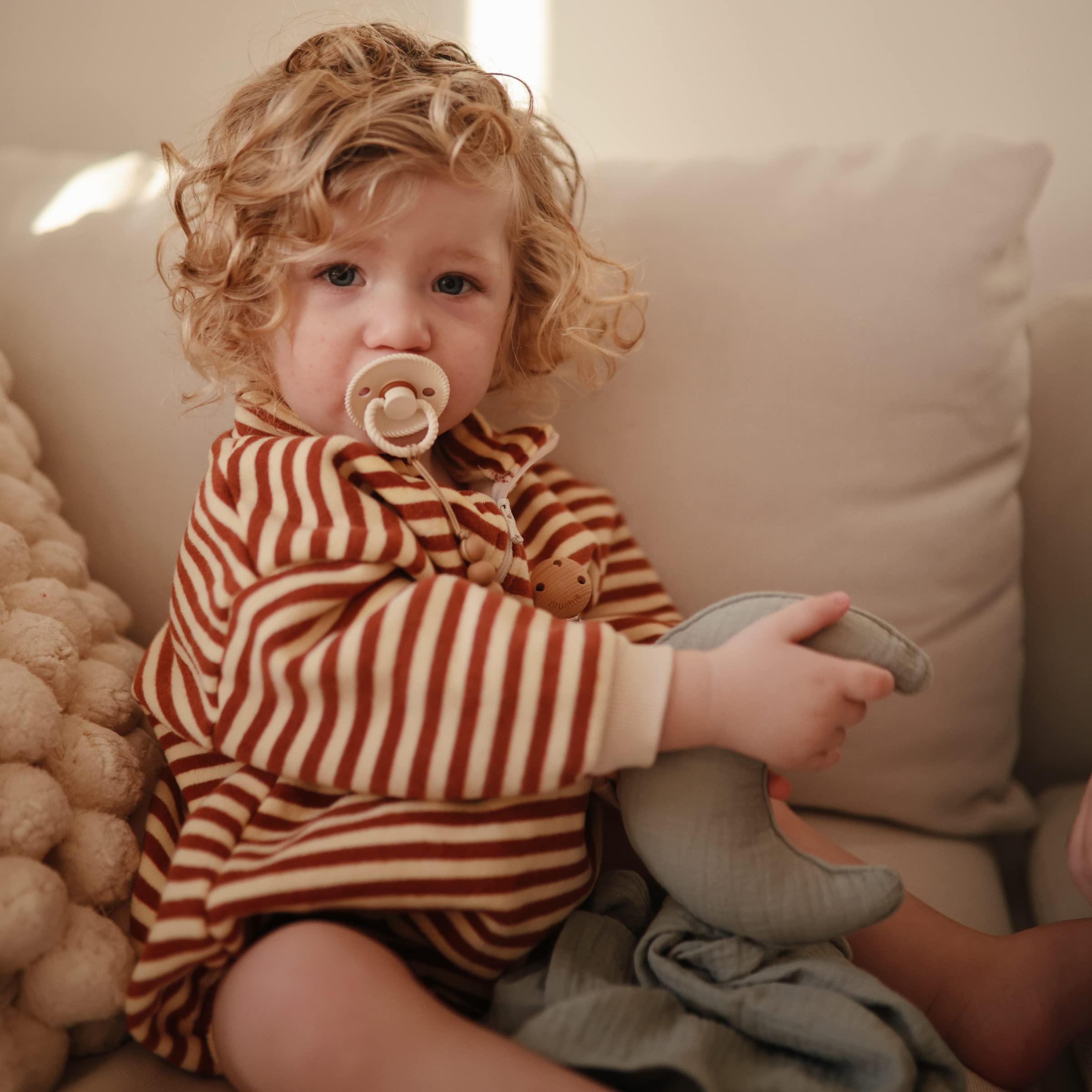 Frigg Rope Latex Baby Pacifier 0-6M, 2Pack, Blush/Cream - Size 1 - Laadlee