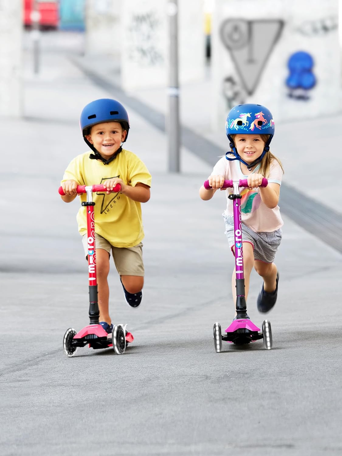 Micro Maxi Deluxe Foldable LED Scooter - Berry Red - Laadlee