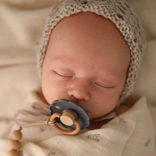 Frigg Daisy Latex Baby Pacifier 0-6M, 2Pack, Aurora/Bright White - Size 1 - Laadlee