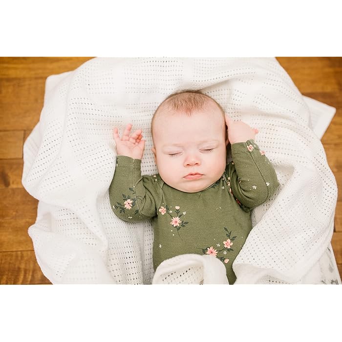 Lulujo Cellular Blanket - White - Laadlee