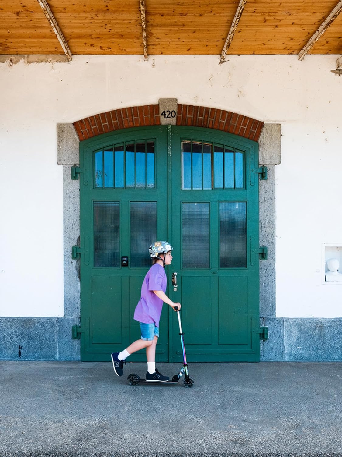 Micro Sprite Scooter with LED Wheels - Neochrome - Laadlee