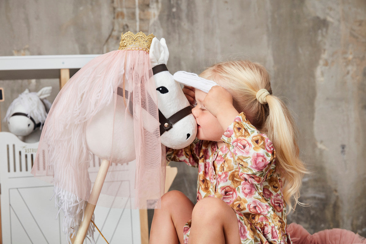 ByAstrup Hobby Horse - White - Laadlee