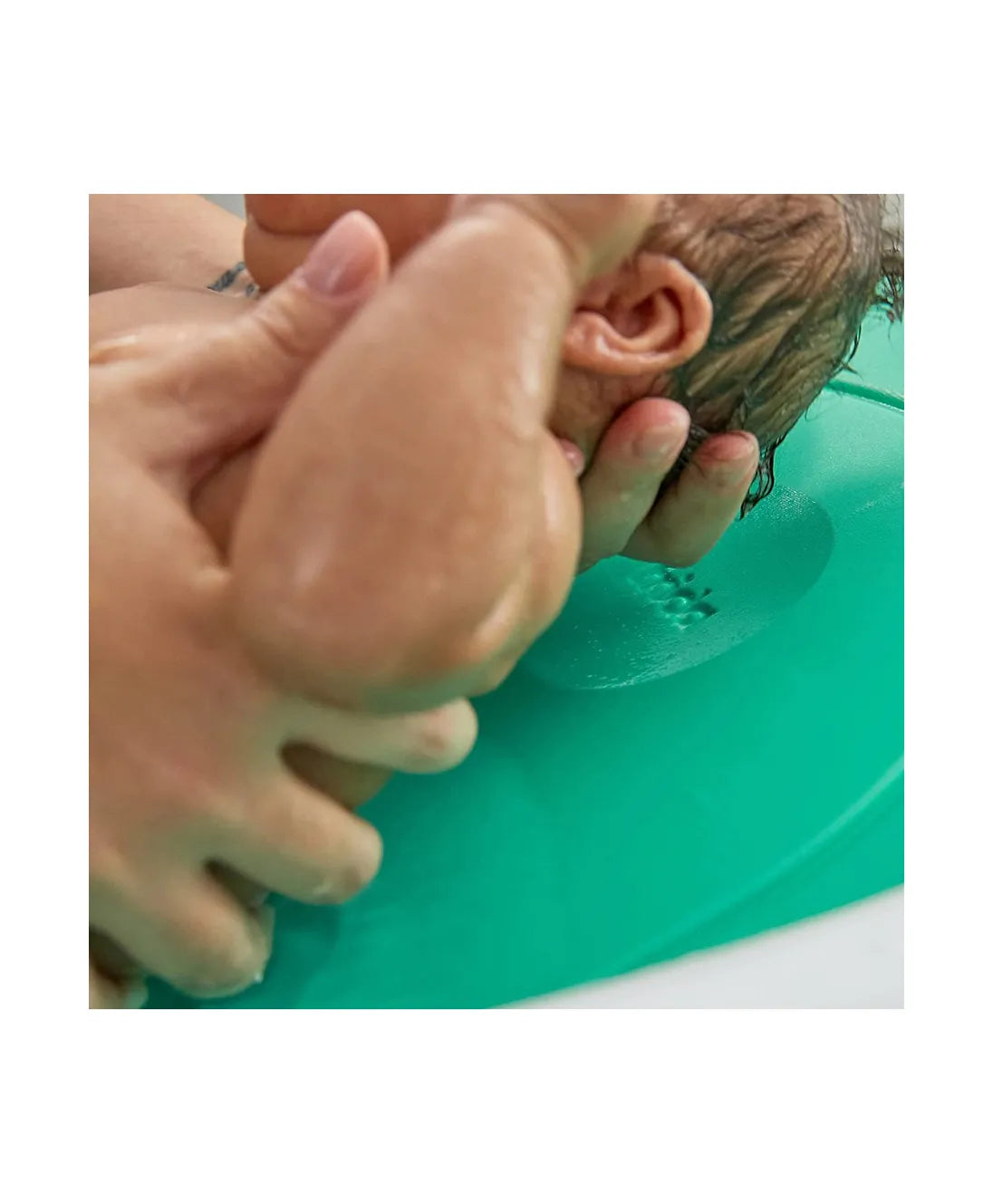 Frida Baby - 4-in-1 Baby Grow-With-Me Bath Tub With Backrest - Laadlee