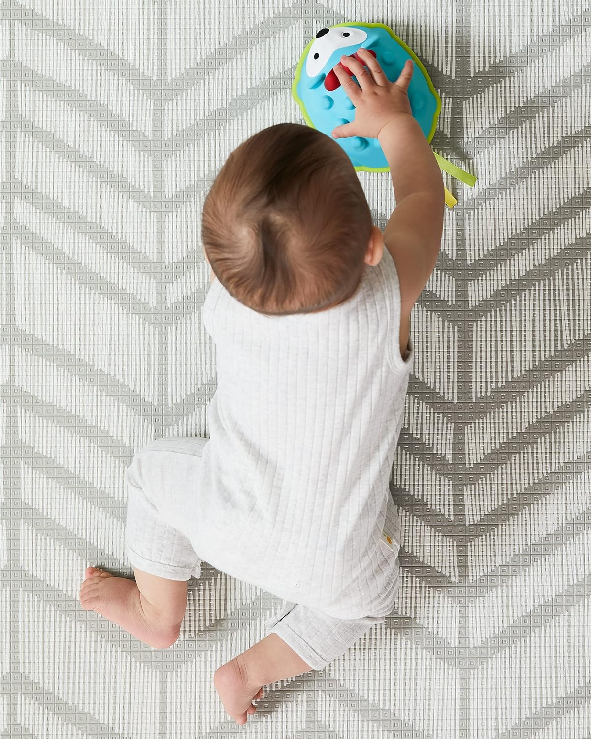 Skip Hop Explore & More Hello Hedgehog Crawl Toy - Laadlee