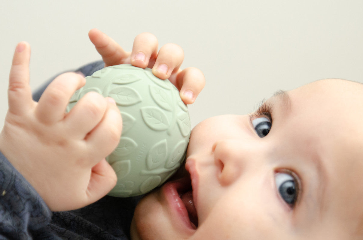 Natruba - Leaf Sensory Ball Set - Green - Laadlee