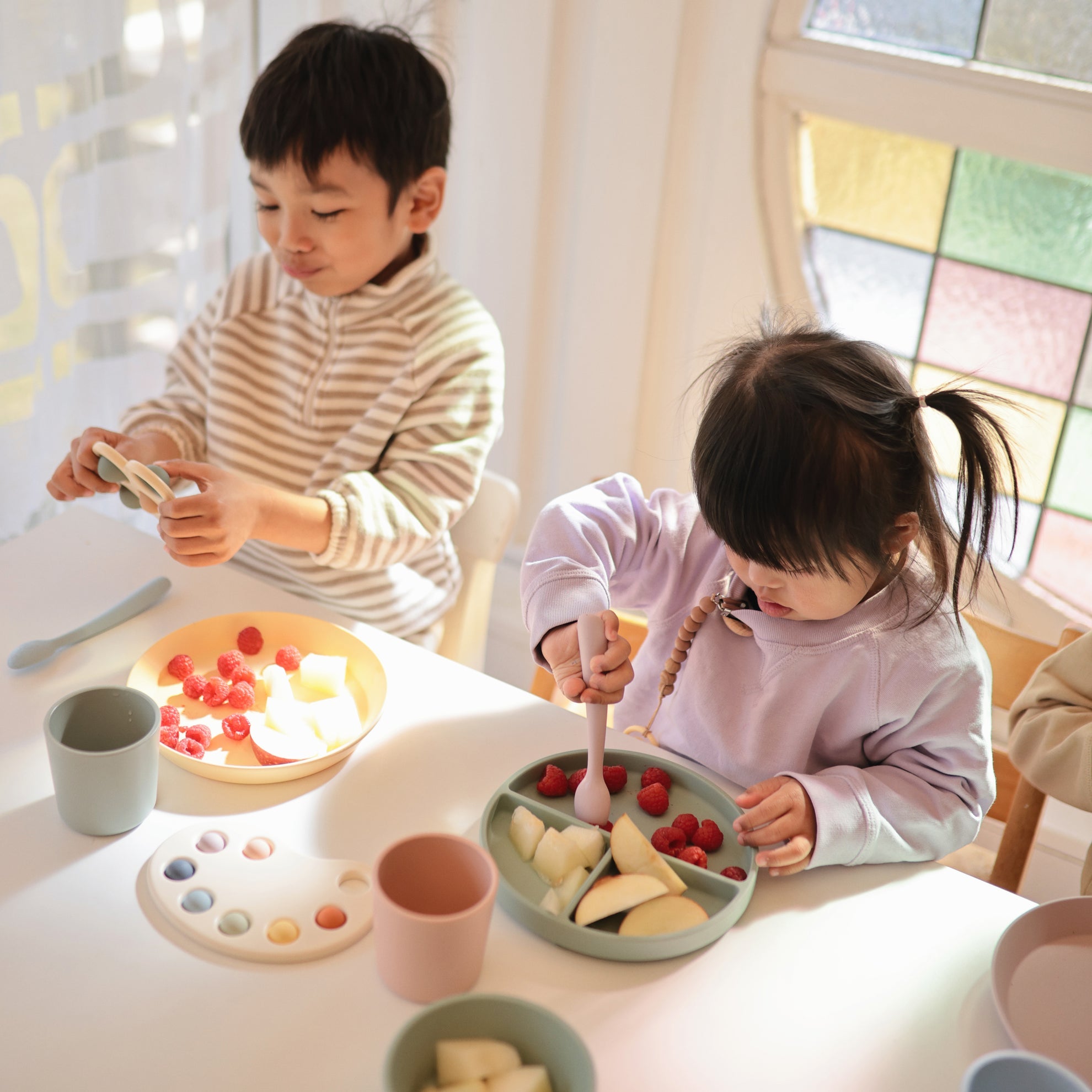 Mushie Paint Palette Press Toy (Multi) - Laadlee