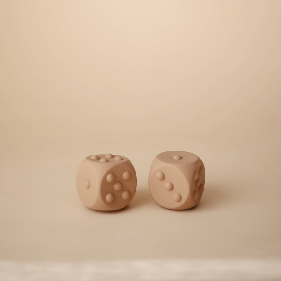 Mushie Dice Press Toy (set of 2) Dried Thyme/Natural - Laadlee