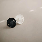 Frigg Daisy Latex Baby Pacifier 6M-18M, 2Pack, Jet Black/Cream - Size 2 - Laadlee