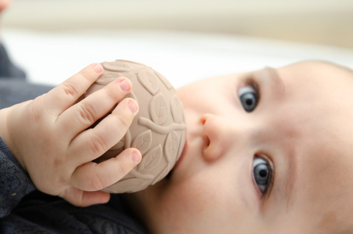 Natruba - Leaf Sensory Ball Set - Brown - Laadlee