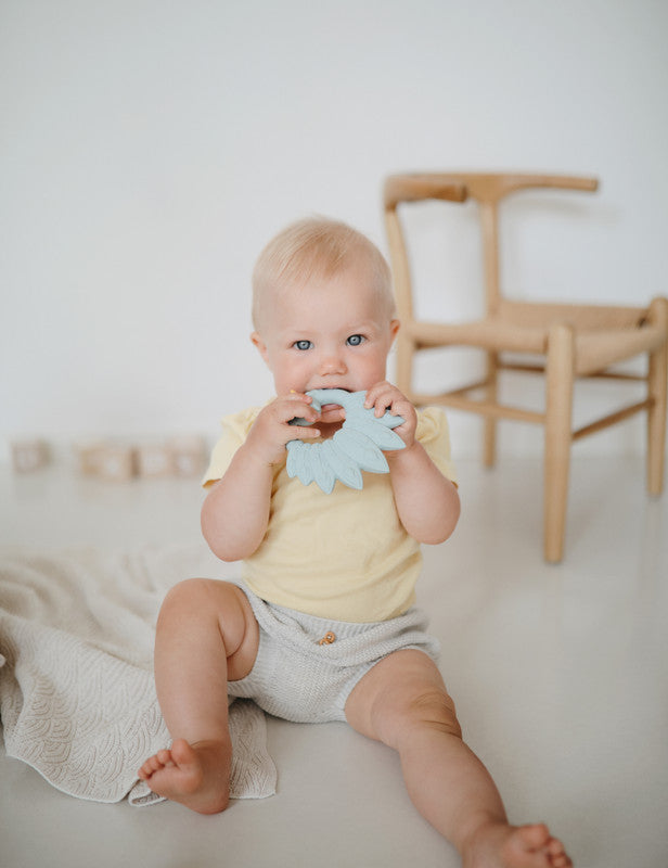 Natruba - Teether Peacock - Light Blue - Laadlee