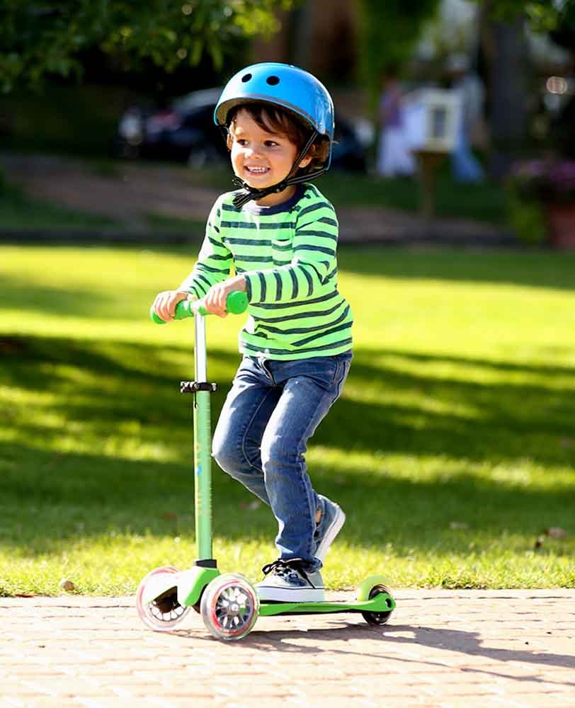 Micro Mini Classic Scooter with LED Wheels - Green - Laadlee