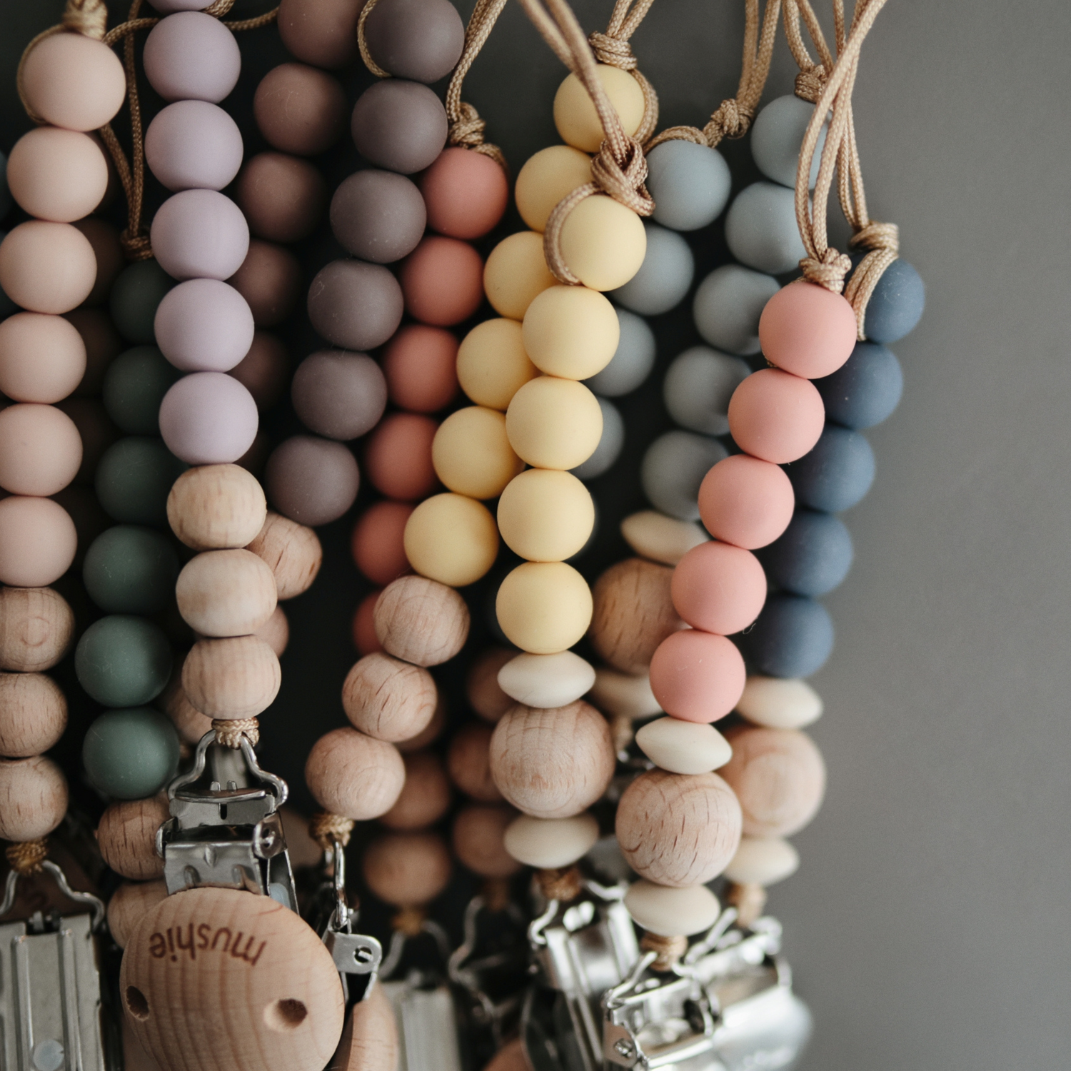 Mushie Pacifier Clips Eva Pale Taupe - Laadlee