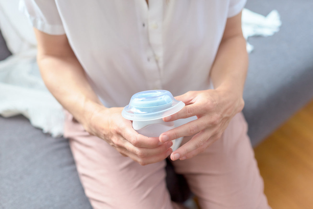 Marcus & Marcus - 2 in 1 Silicone Breast Pump & Angled Feeding Bottle Set - Mint - Laadlee